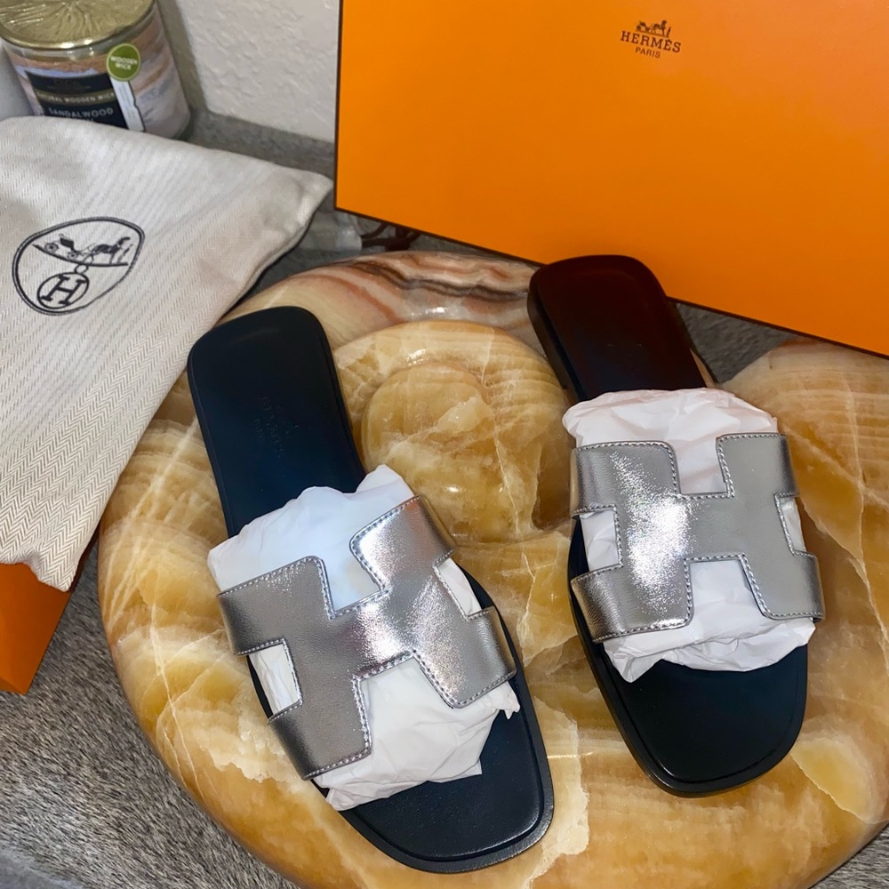 NEW RARE HERMÈS ORAN SANDALS